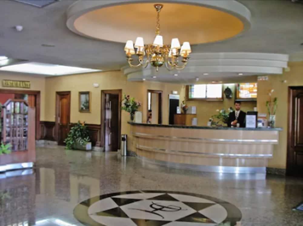 Hotel Galaico Кольядо-Вільяльба Інтер'єр фото