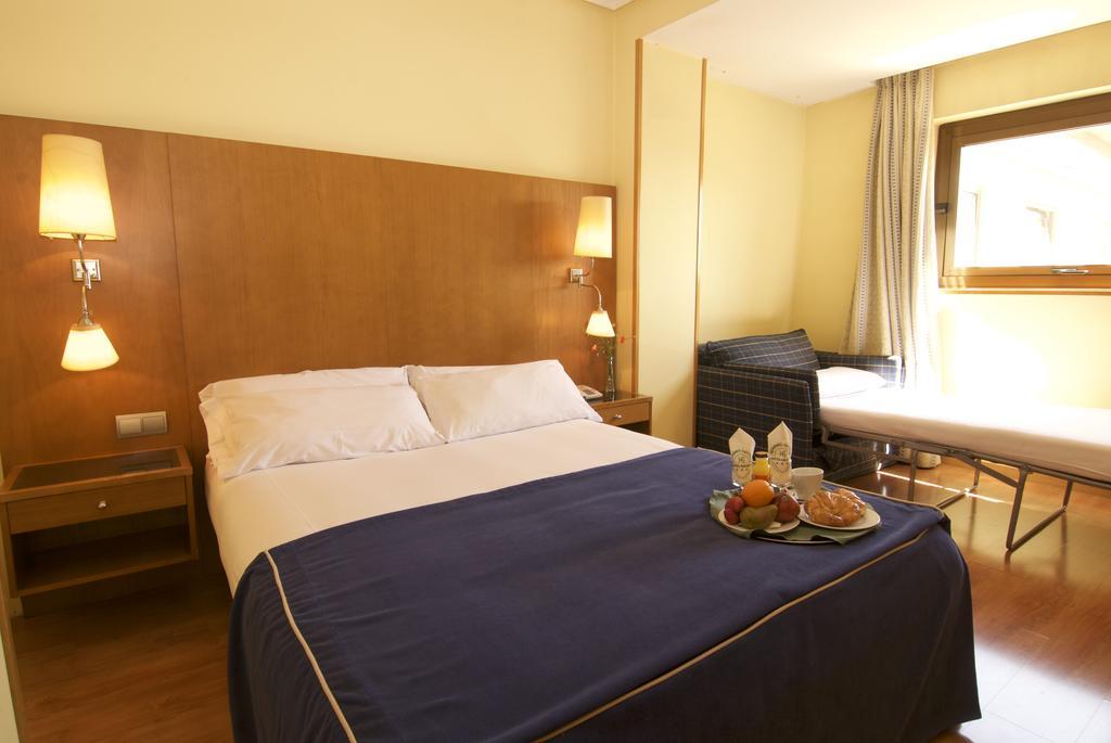 Hotel Galaico Кольядо-Вільяльба Екстер'єр фото